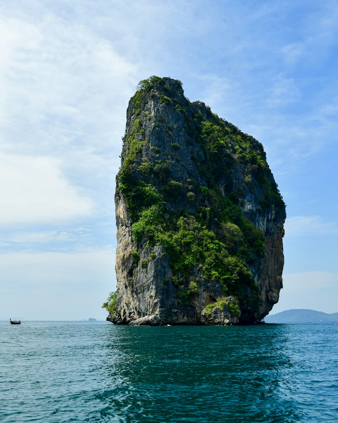 Thailand Limestone Cliffs and Island Seascape