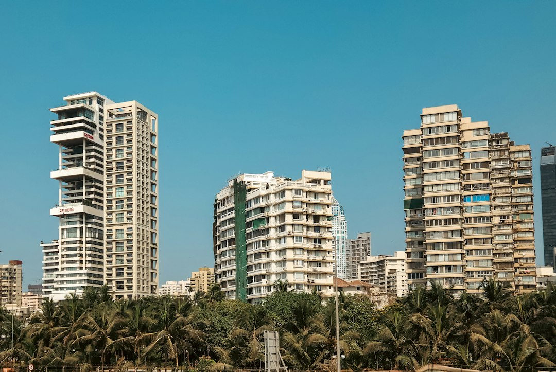 Luxury residential high rise towers and apartments in Mumbai